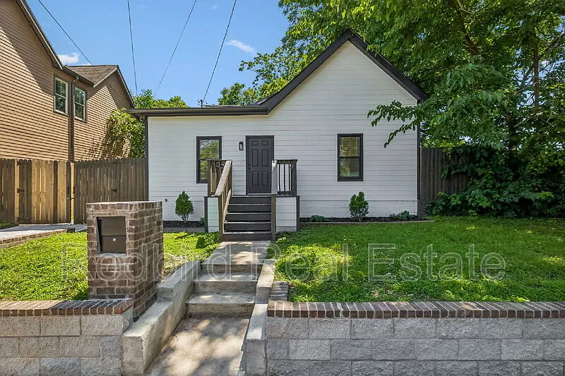 3 bed, 1.5 bath, 1709 sqft, $2,950 — Photo 1