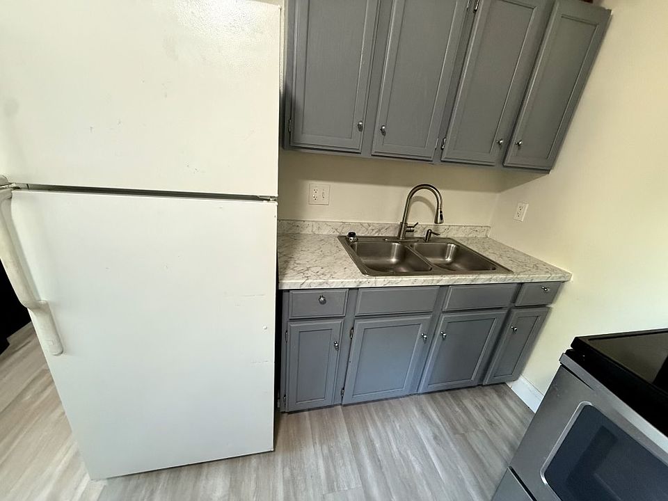 1st image of 136 Clark Ave APT 4