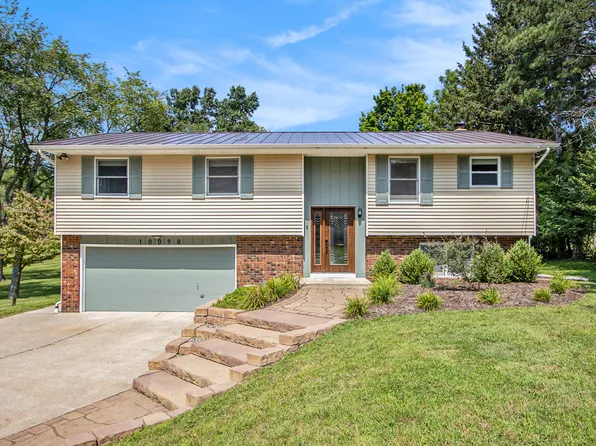 10098 Woodlawn Dr, Portage, MI 49002