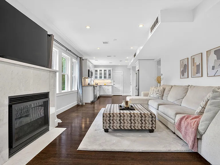 319 Forest Hills St #2 — Photo 10