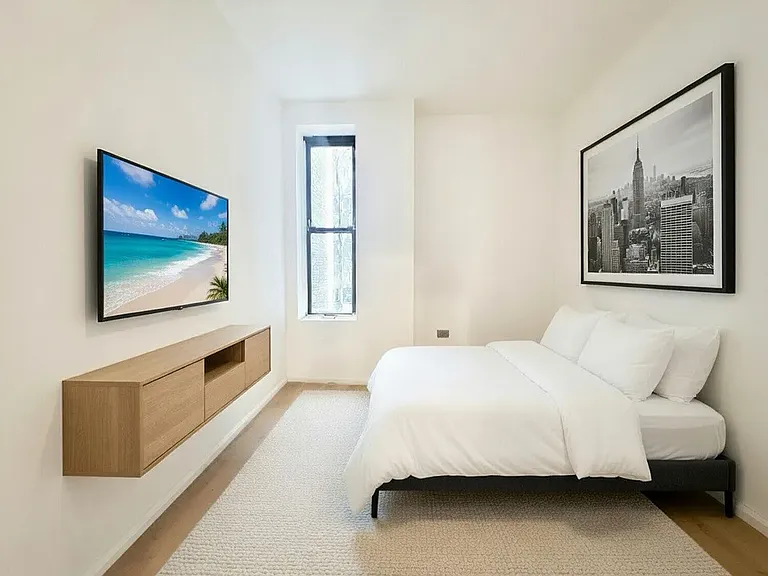 366 W 52nd St #4A — Photo 4