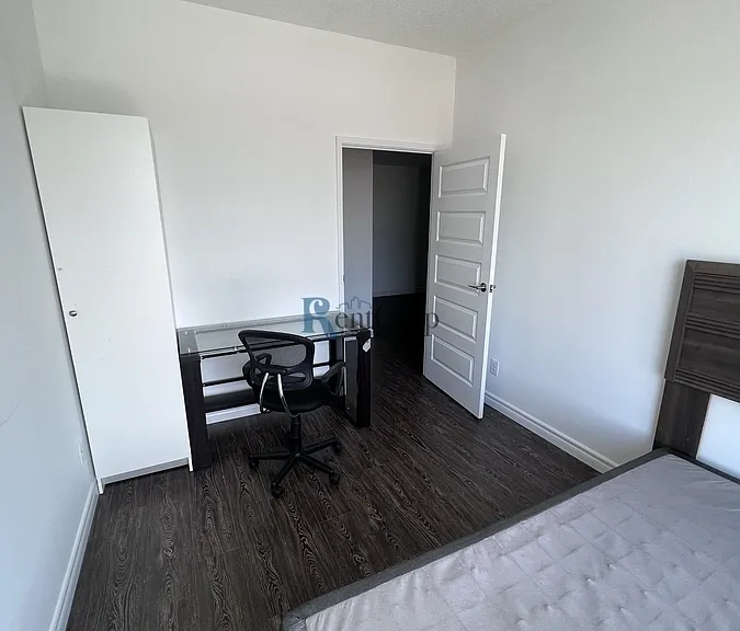 1903 King St N #1 — Photo 10