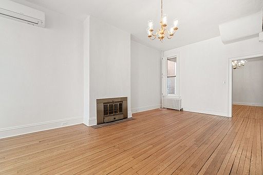 5th image of 104 W 3rd St