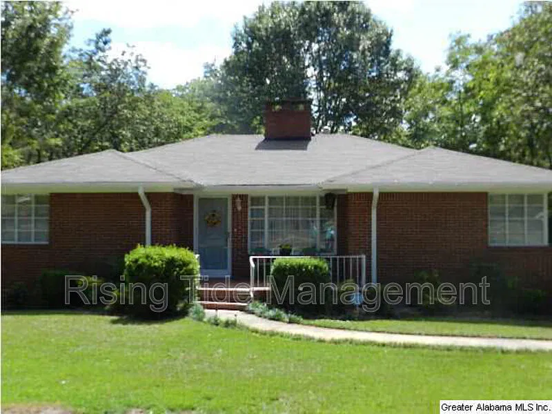 3 bed, 2.0 bath, 1470 sqft, $1,275 — Photo 1