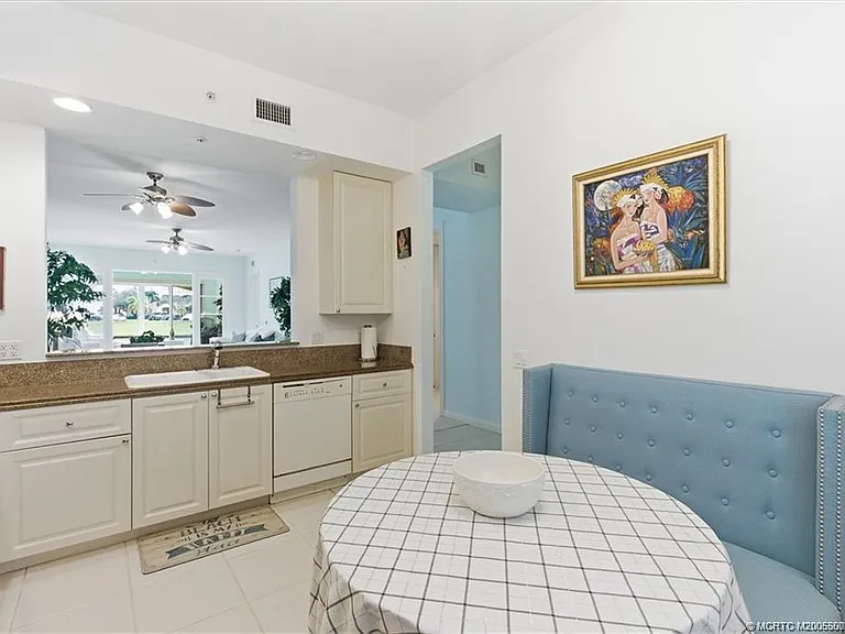 1 Harbour Isle Dr #104 — Photo 28