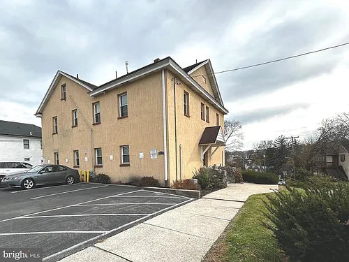 615 Summit St #3 Photo 1