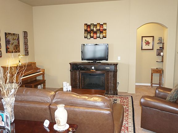 10 ft ceiling in family room