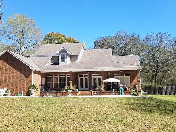 Back porch & pool area