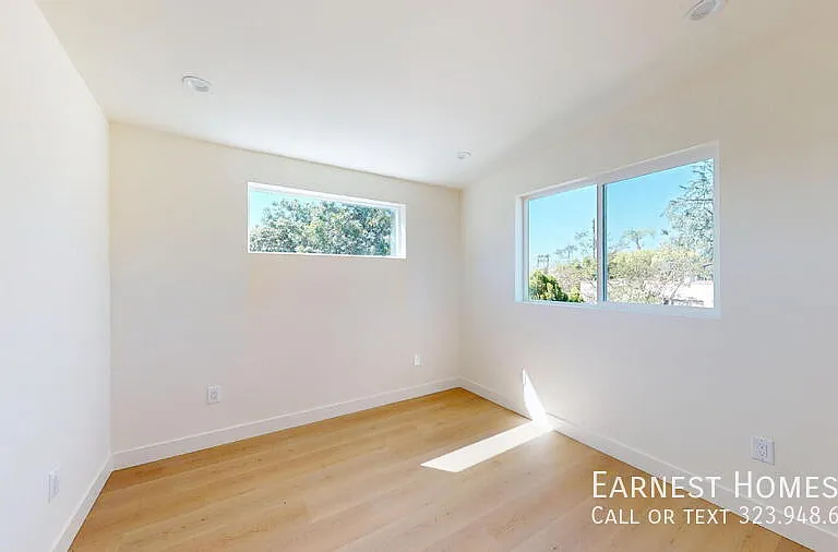6445 Satsuma Ave #1/2 — Photo 8