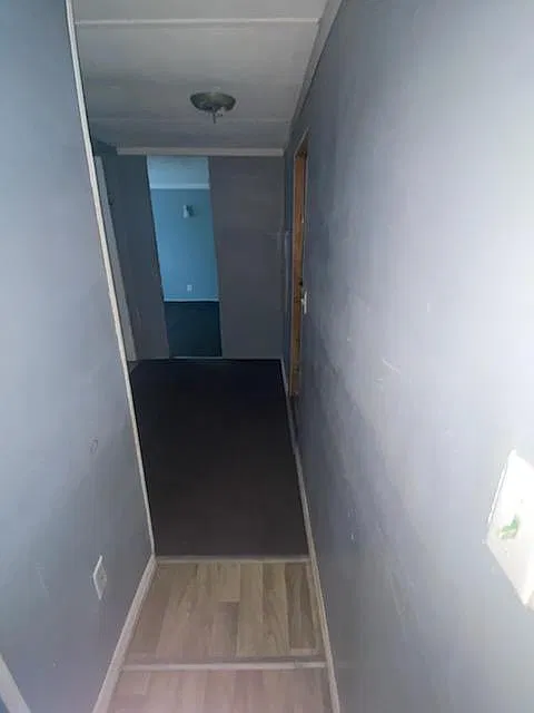 3 bed, 1.5 bath, 900 sqft, $1,100 — Photo 3