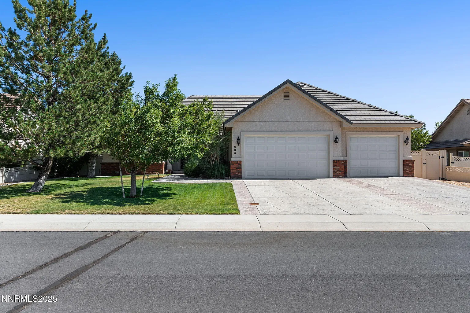 308 San Roma Dr photo 1