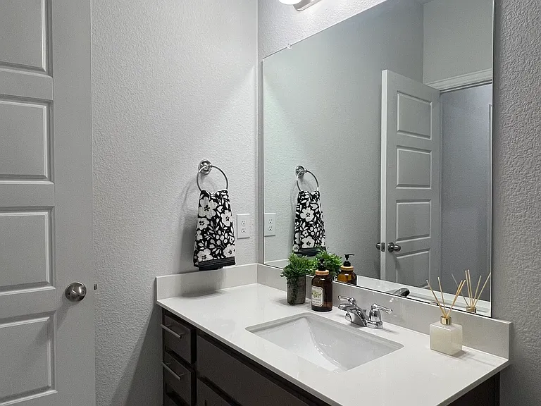 3033 Burwick Ln — Photo 13
