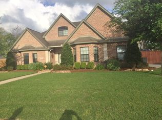 313 Williamsburg Ave, Clute, TX 77531