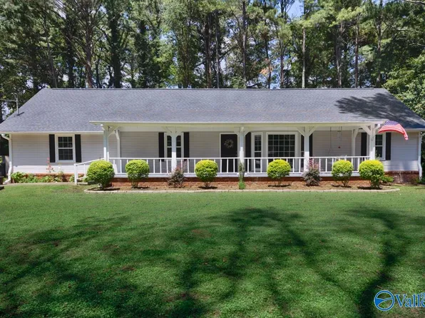 111 Lo Ann Ln, Huntsville, AL 35811