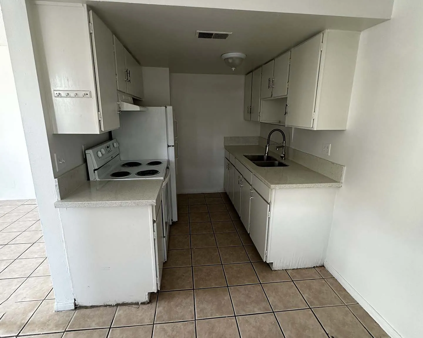 115 W New York Ave — Photo 2