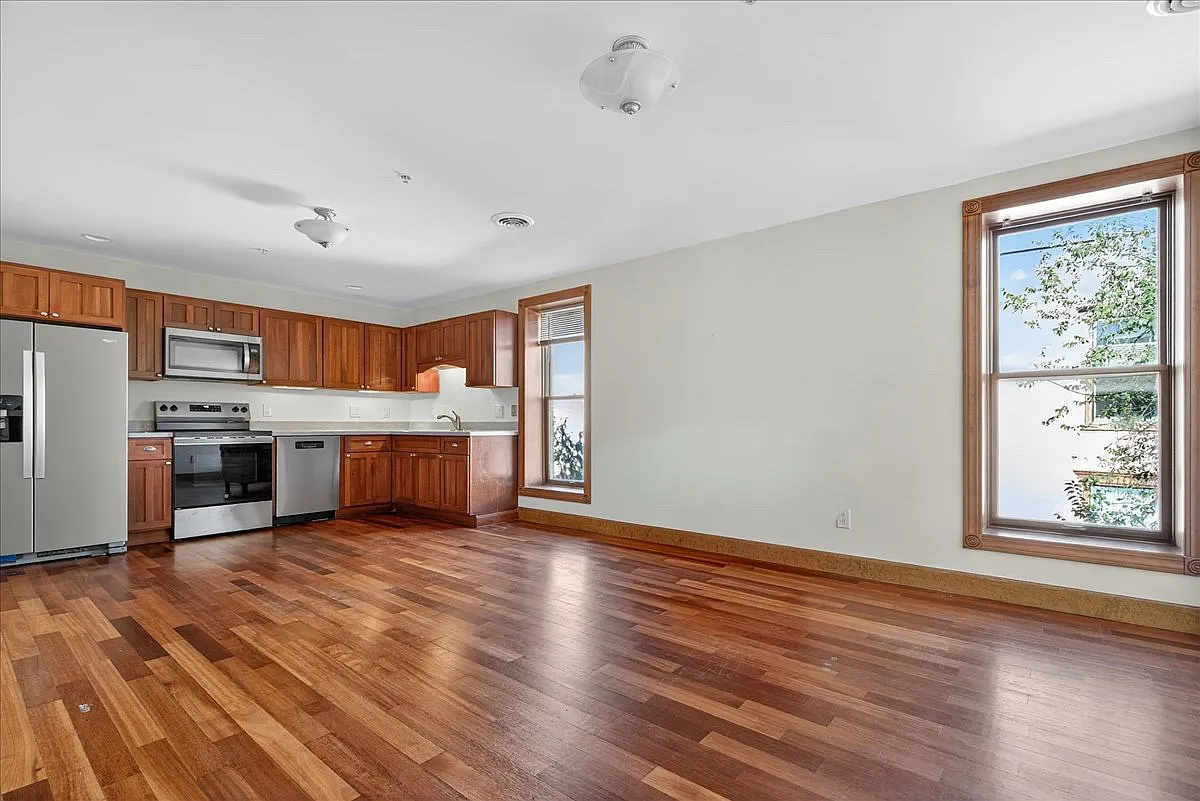432 Broadway — Photo 3