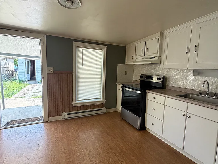 449 Race St — Photo 5