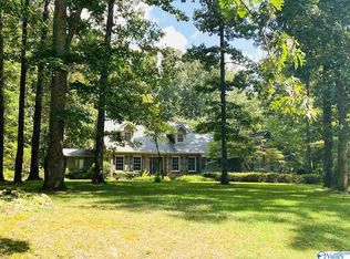 4510 Autumn Leaves Trl SE, Decatur, AL 35603