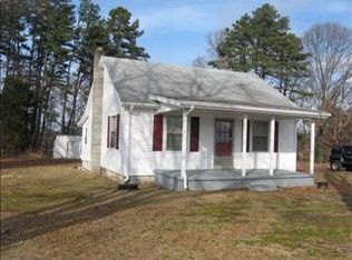 17081 Old Richmond Rd, Keeling, VA 24566