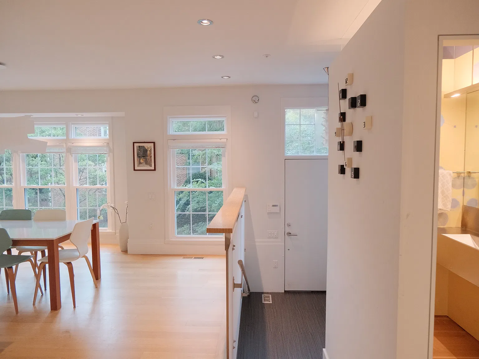 3 bed, 3.5 bath, 2022 sqft, $4,900 — Photo 3