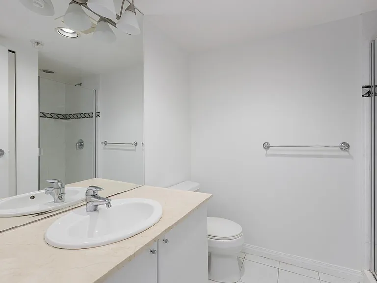 1328 W Pender St #1201 — Photo 13