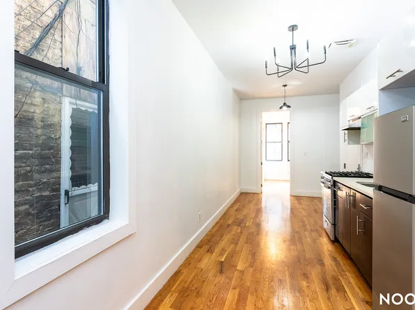 111 Dupont Street image 4 of 15