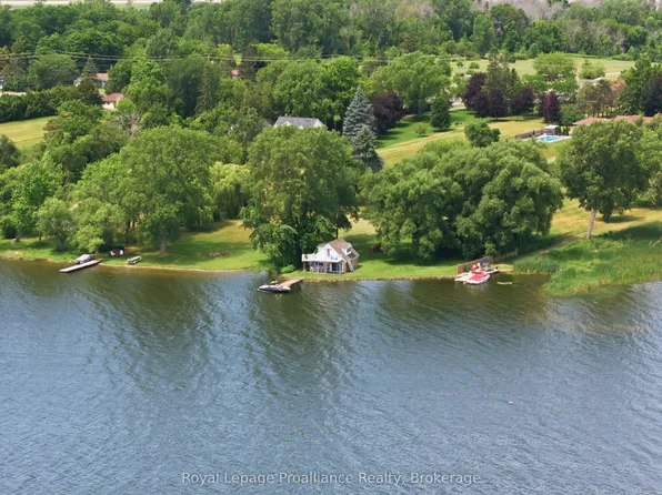658 Old Highway 2 Ave, Quinte West, ON K8V 5P5