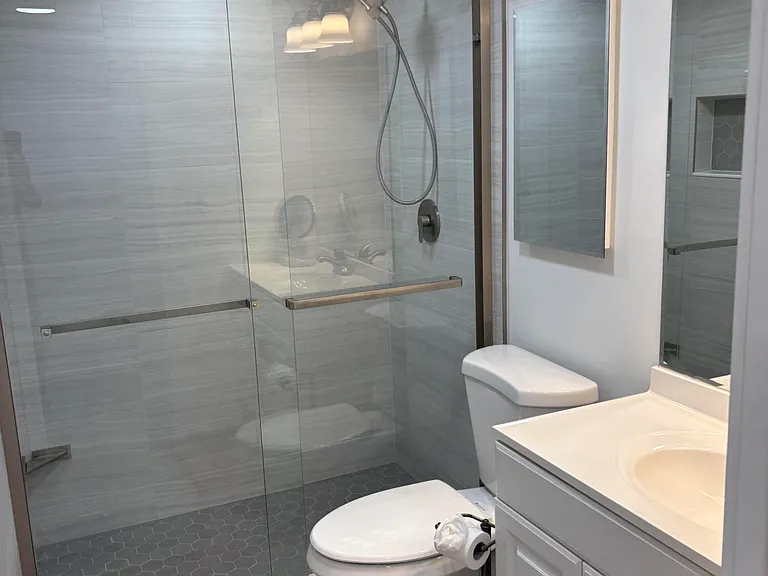 7233 Ashmont Cir #107 — Photo 10