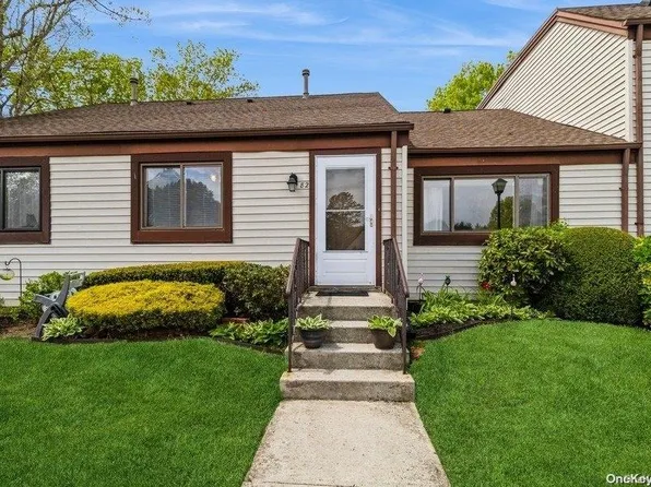 82 Gauguin Court #82, Middle Island, NY 11953