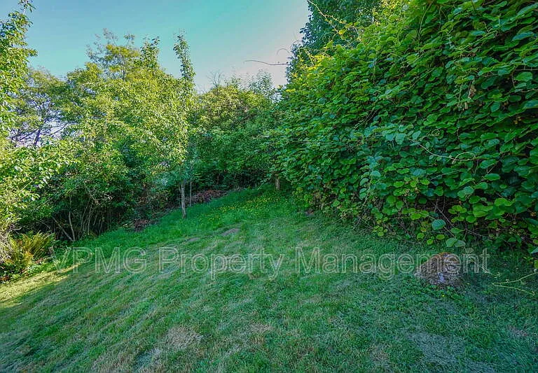 3956 Columbia Heights Rd — Photo 52