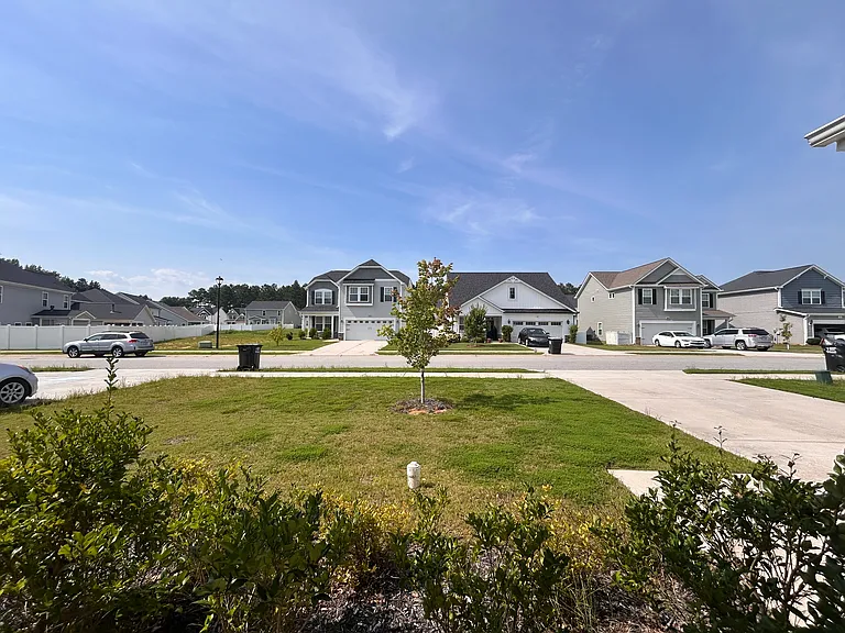 104 Wicklow Ct — Photo 3