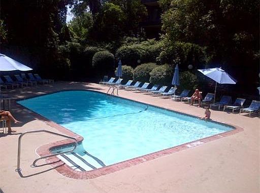2nd image of 1004 Paradise Rd APT 1O
