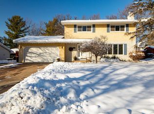 10936 Pioneer Dr, Burnsville, MN 55337