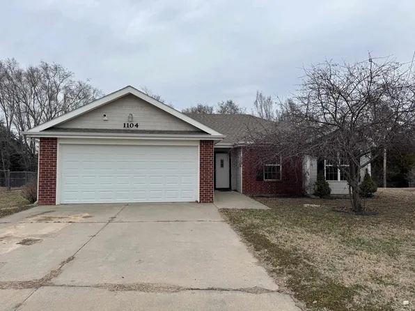 1104 Marshall Cir, Junction City, KS 66441