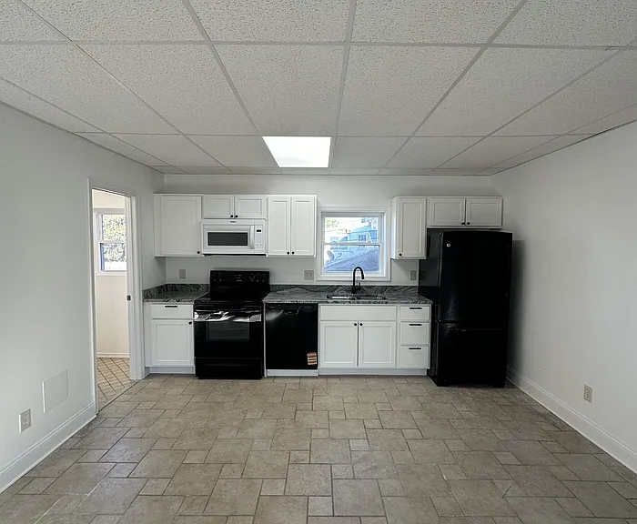 113 E Middle St #3 — Photo 1
