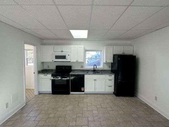 113 E Middle St #3