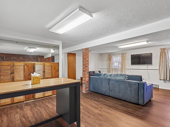 5th image of 431 Manor Rd #431