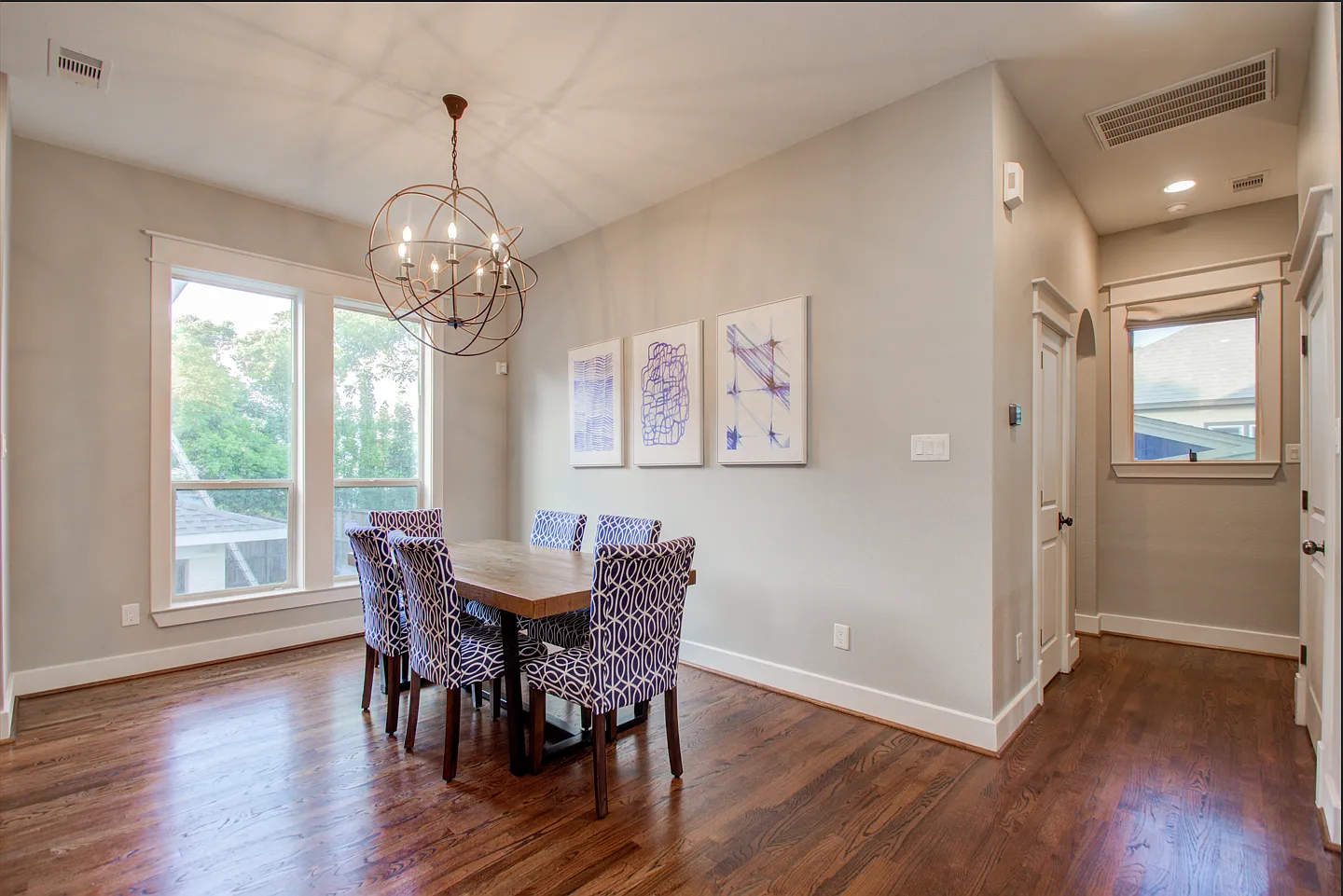 3 bed, 3.5 bath, 2830 sqft, $9,750 — Photo 3