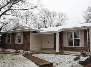 616 Hickory Knoll Ct, Ballwin, MO