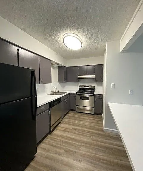 The Oaks Apartments — Photo 48