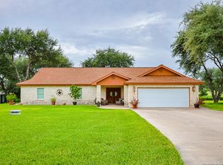 2697 Oak Grove Rd, Beeville, TX 78102