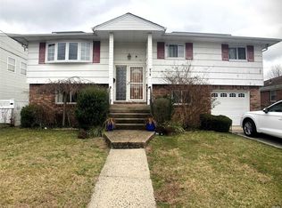 273 Arcadia Ave, Uniondale, NY 11553