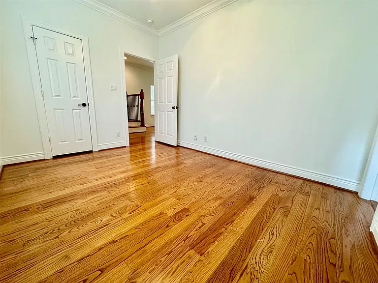 4507 Crawford St — Photo 10