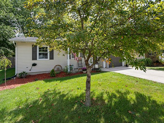 2nd image of 815 Everhart Dr