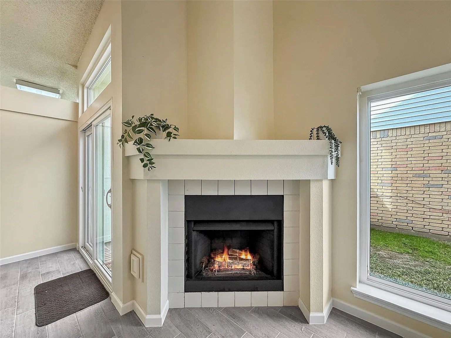 4 bed, 2.0 bath, 1784 sqft, $1,950 — Photo 4