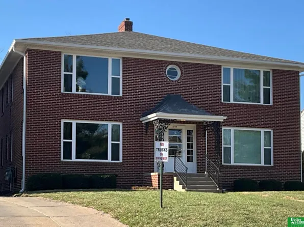 3719 Jones St, Omaha, NE 68105