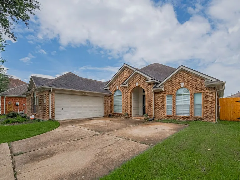 311 N Esplanade Ln — Photo 5