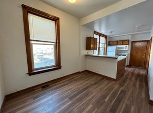 3464 N Clark St APT 2R, Chicago, IL 60657