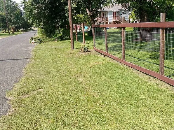 605 Branch St, Wharton, TX 77488