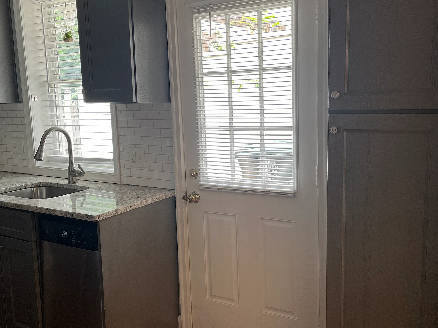 2 bed, 1.5 bath, 1250 sqft, $1,850 — Photo 4
